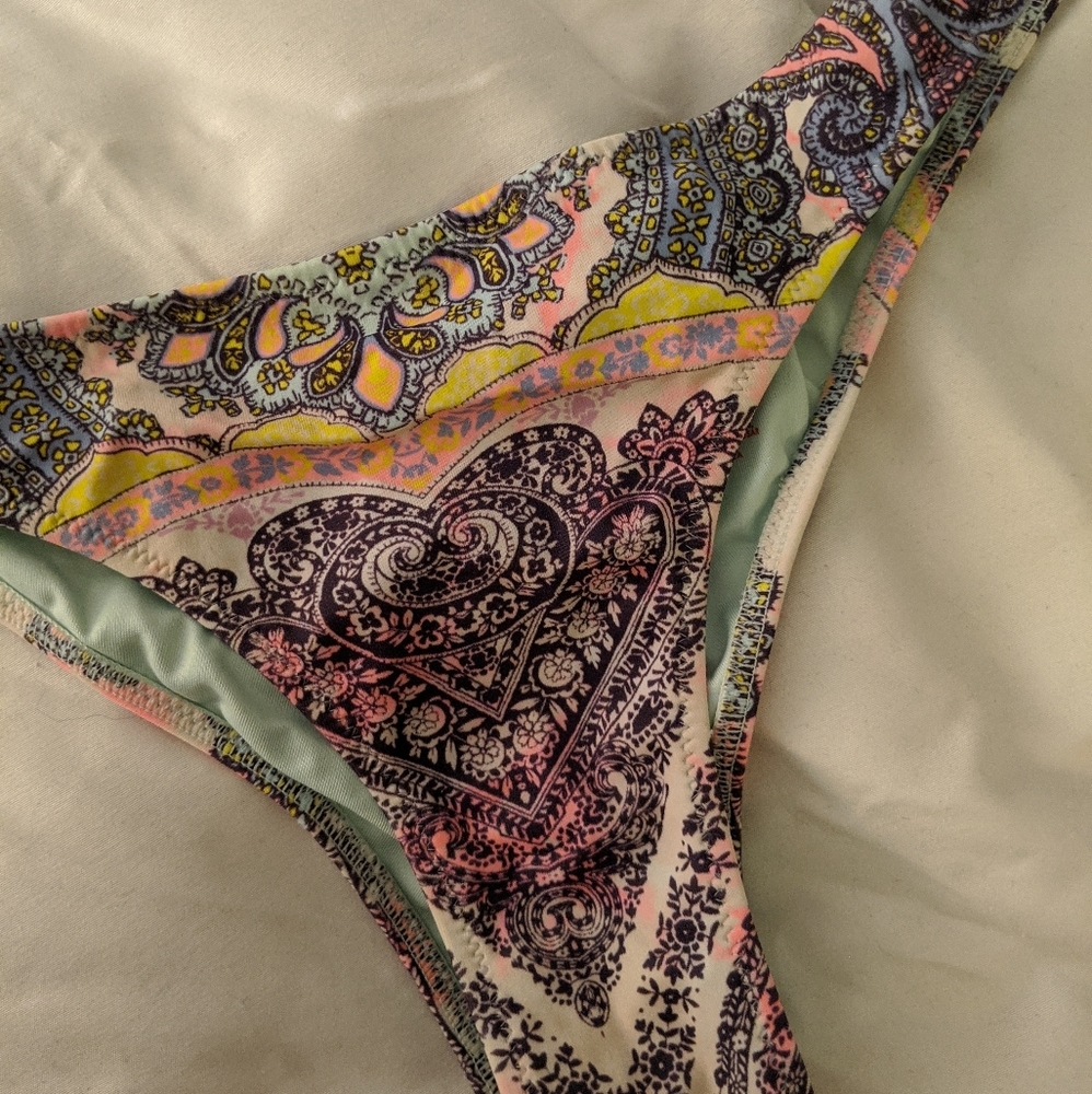 VS Itsy Bikini Bottoms